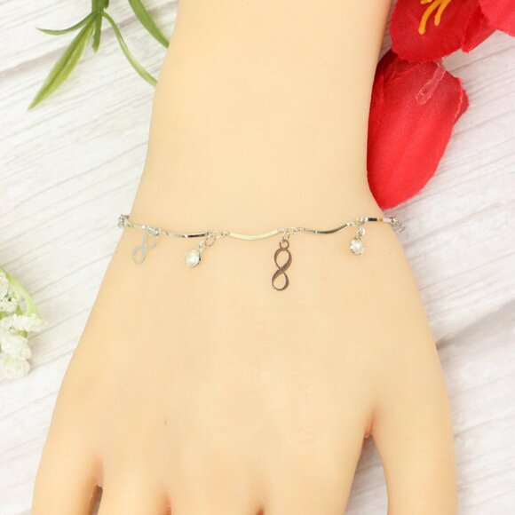 "Trendy Handmade Bracelet – A Thoughtful Gift for Girls & Women | UNVRC1017 - Picture 5 of 10